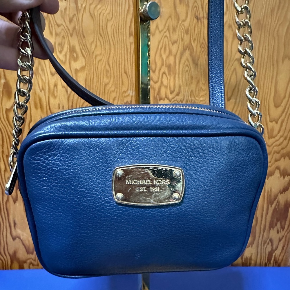 Michael Kors Bundle Set (Small Crossbody-Euc & Si… - image 6